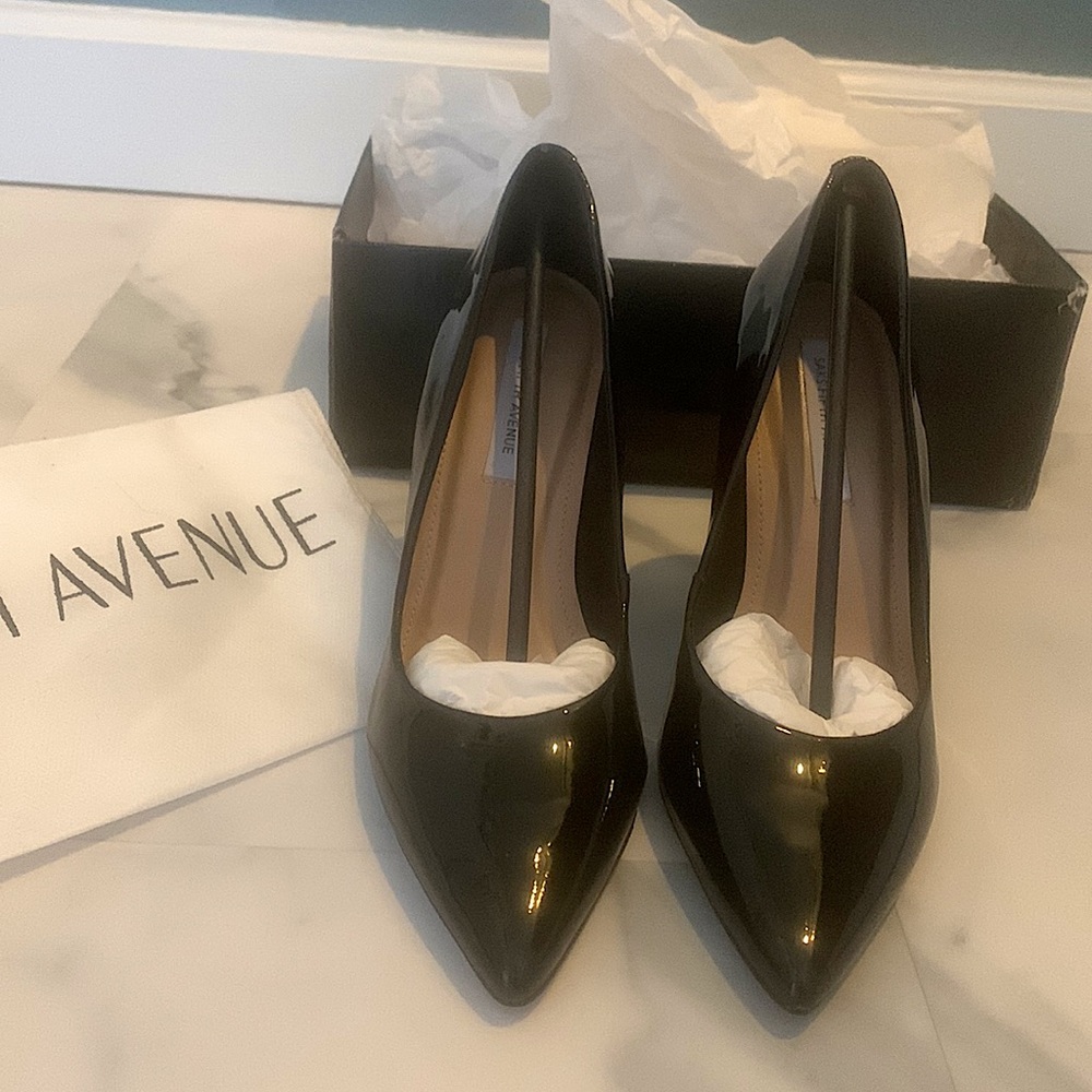 Black 🖤 Patent Leather | 6.5 (US) | SAKS FIFTH AVE (NWT) never worn!